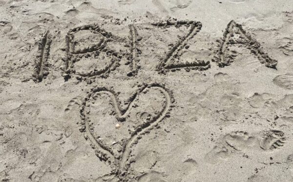 Ibiza mit 50 - Herz mit Schriftzug IBIZA im Sand
